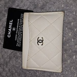 ✨️CHANEL CARDHOLDER